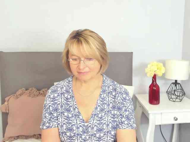 MarieneMature webcam