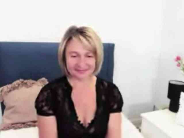 MarieneMature webcam