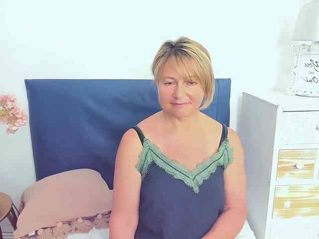 MarieneMature webcam