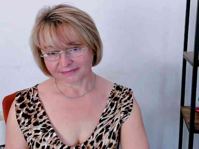 MarieneMature webcam