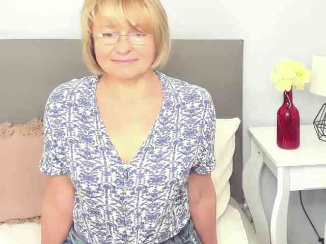 MarieneMature webcam