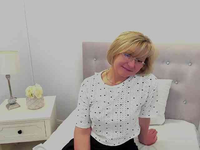 MarieneMature webcam