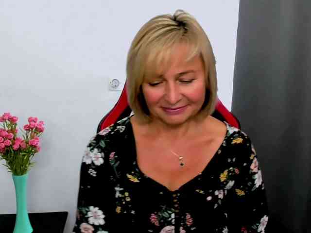 MarieneMature webcam
