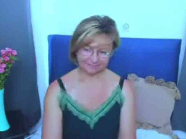 MarieneMature webcam
