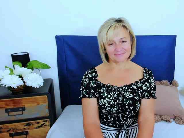 MarieneMature webcam