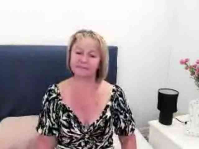 MarieneMature webcam
