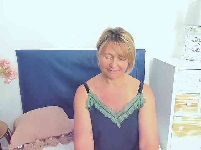 MarieneMature webcam