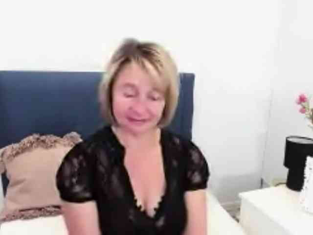 MarieneMature webcam