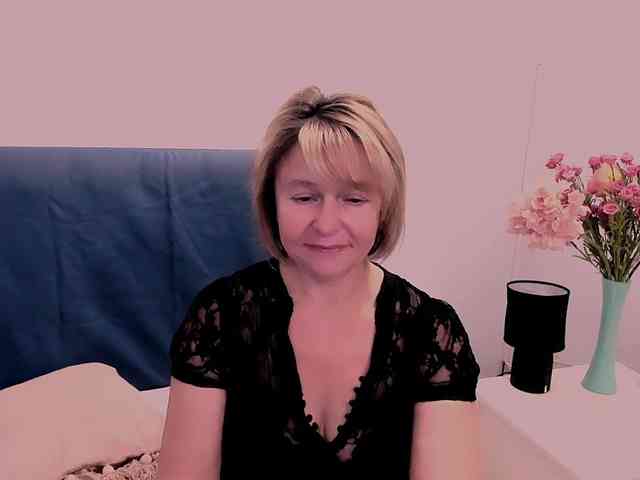 MarieneMature webcam