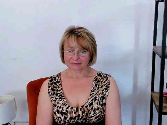 MarieneMature webcam