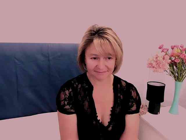 MarieneMature webcam