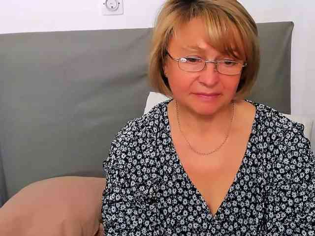 MarieneMature webcam
