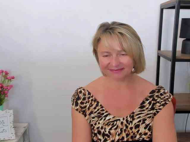MarieneMature webcam