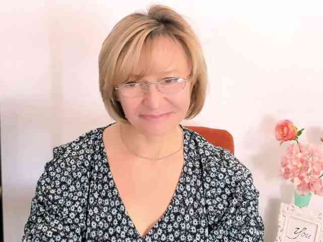 MarieneMature webcam