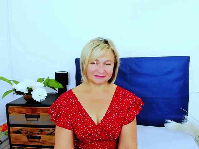 MarieneMature webcam