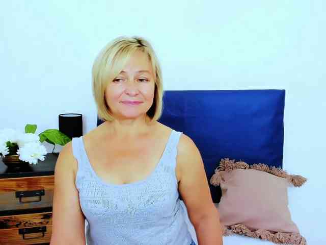 MarieneMature webcam