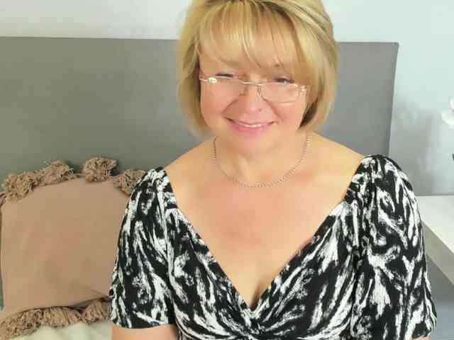 MarieneMature webcam