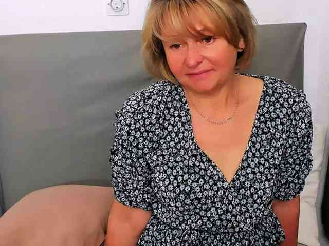 MarieneMature webcam