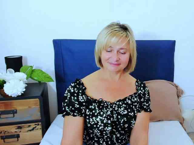 MarieneMature webcam