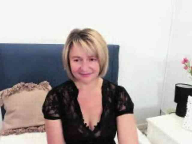 MarieneMature webcam