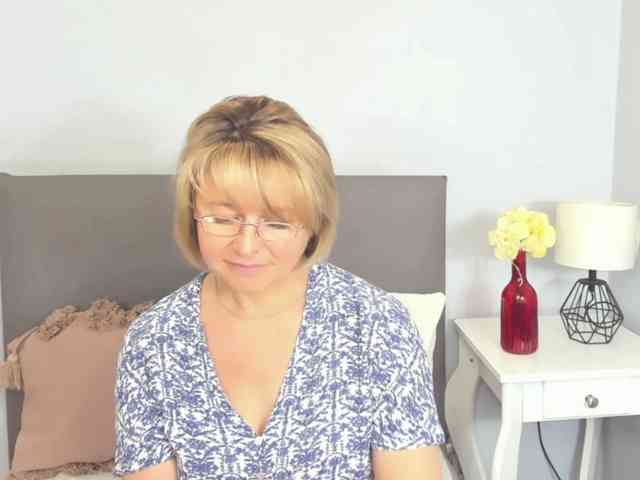 MarieneMature webcam