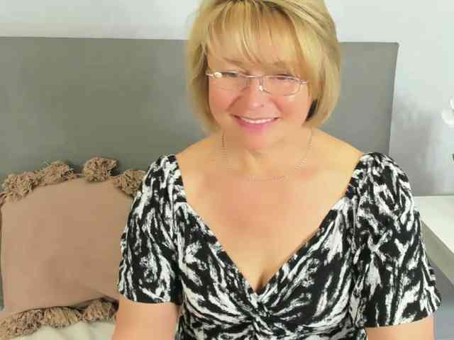 MarieneMature webcam