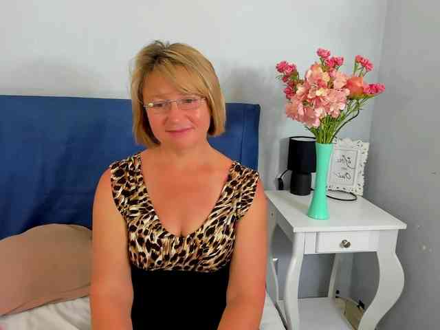 MarieneMature webcam