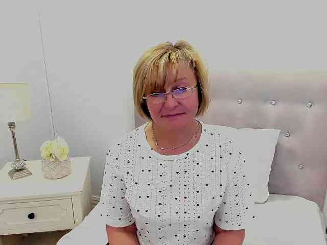 MarieneMature webcam