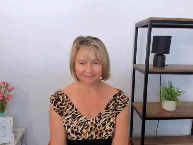 MarieneMature webcam
