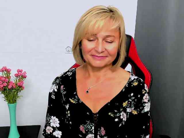 MarieneMature webcam