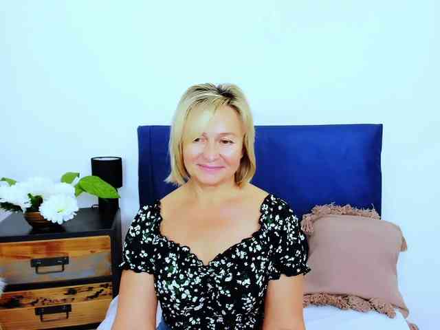 MarieneMature webcam