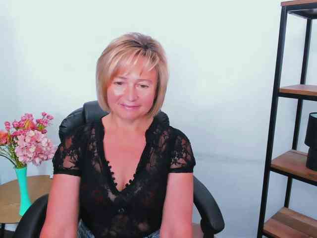 MarieneMature webcam