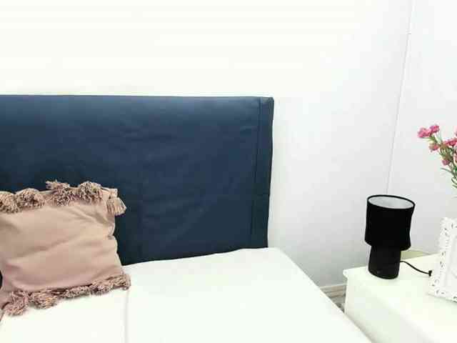 MarieneMature webcam
