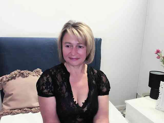 MarieneMature webcam