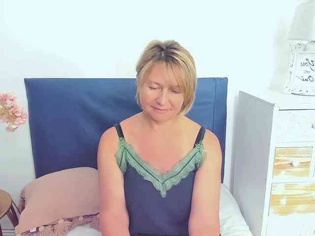 MarieneMature webcam