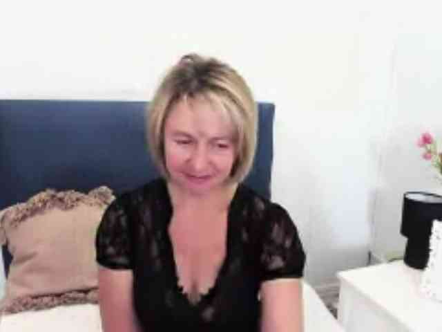 MarieneMature webcam