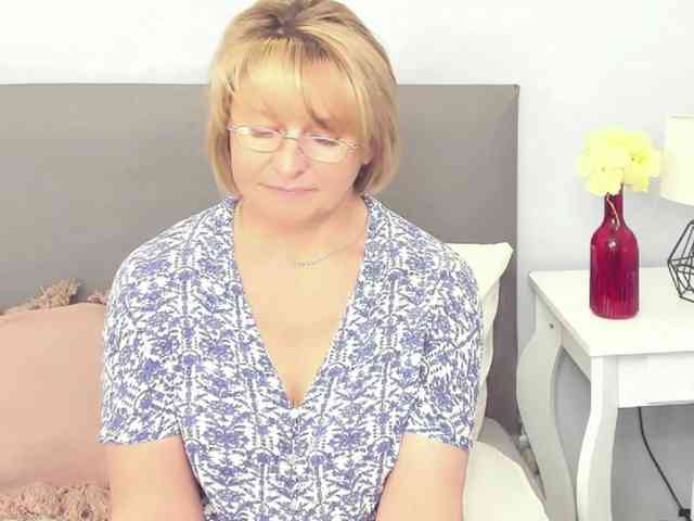 MarieneMature webcam