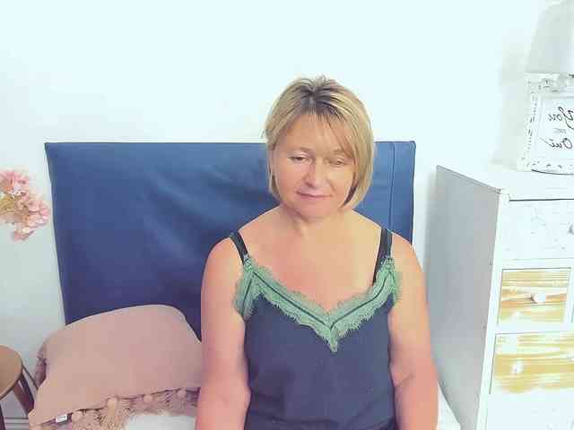 MarieneMature webcam