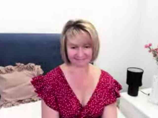 MarieneMature webcam