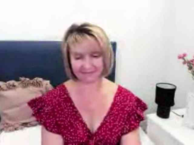 MarieneMature webcam