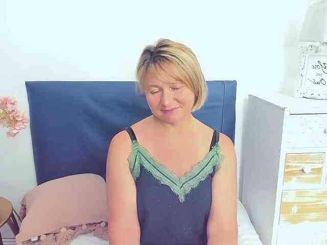 MarieneMature webcam