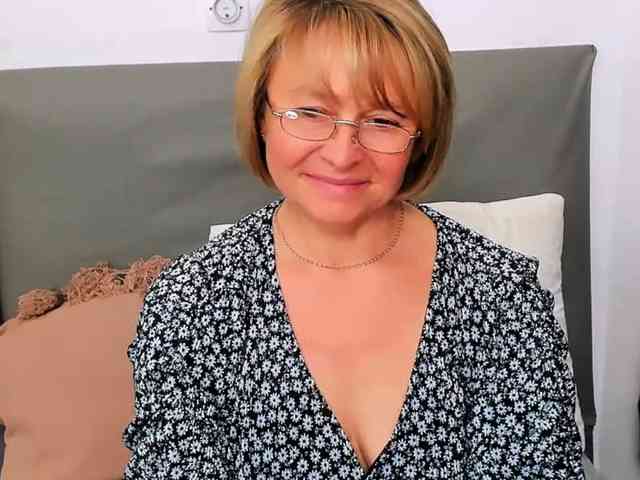 MarieneMature webcam