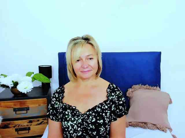 MarieneMature webcam