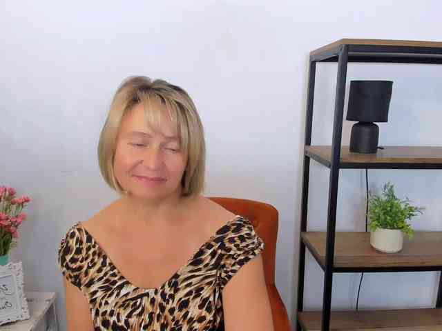 MarieneMature webcam