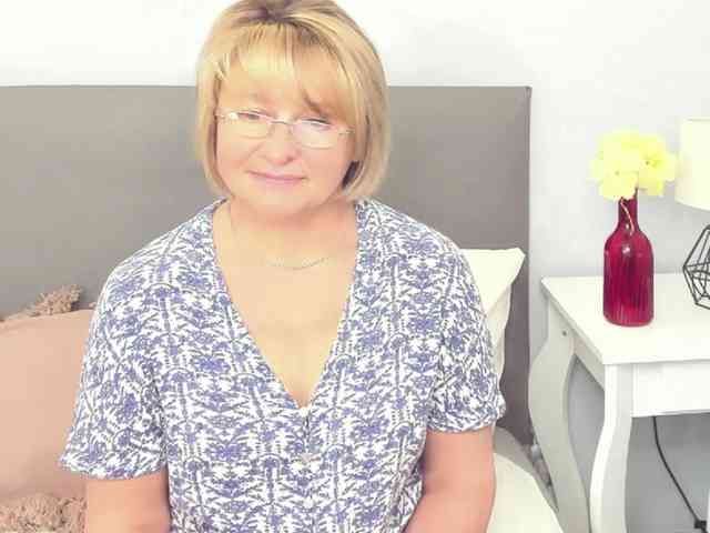 MarieneMature webcam