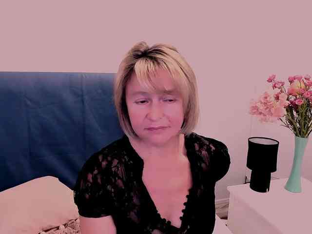 MarieneMature webcam