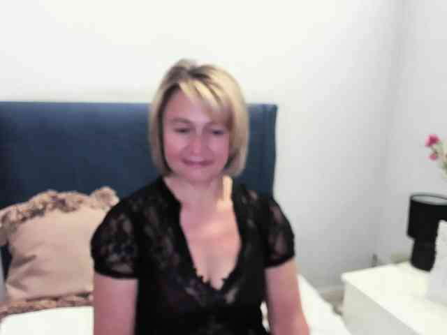 MarieneMature webcam