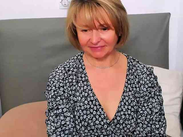 MarieneMature webcam