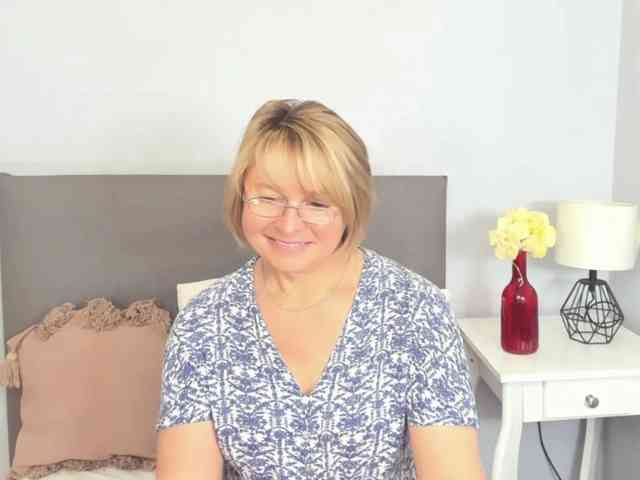 MarieneMature webcam