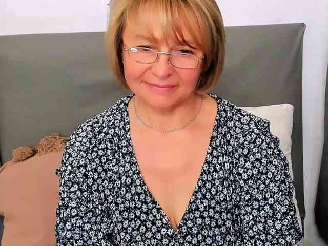 MarieneMature webcam
